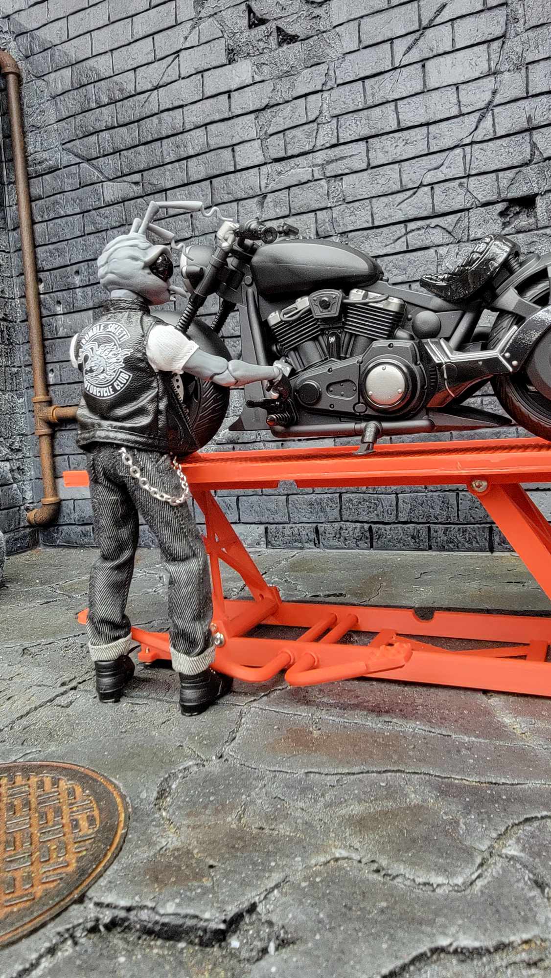 Complete 1/12 Motorcycle Garage Starter Kit