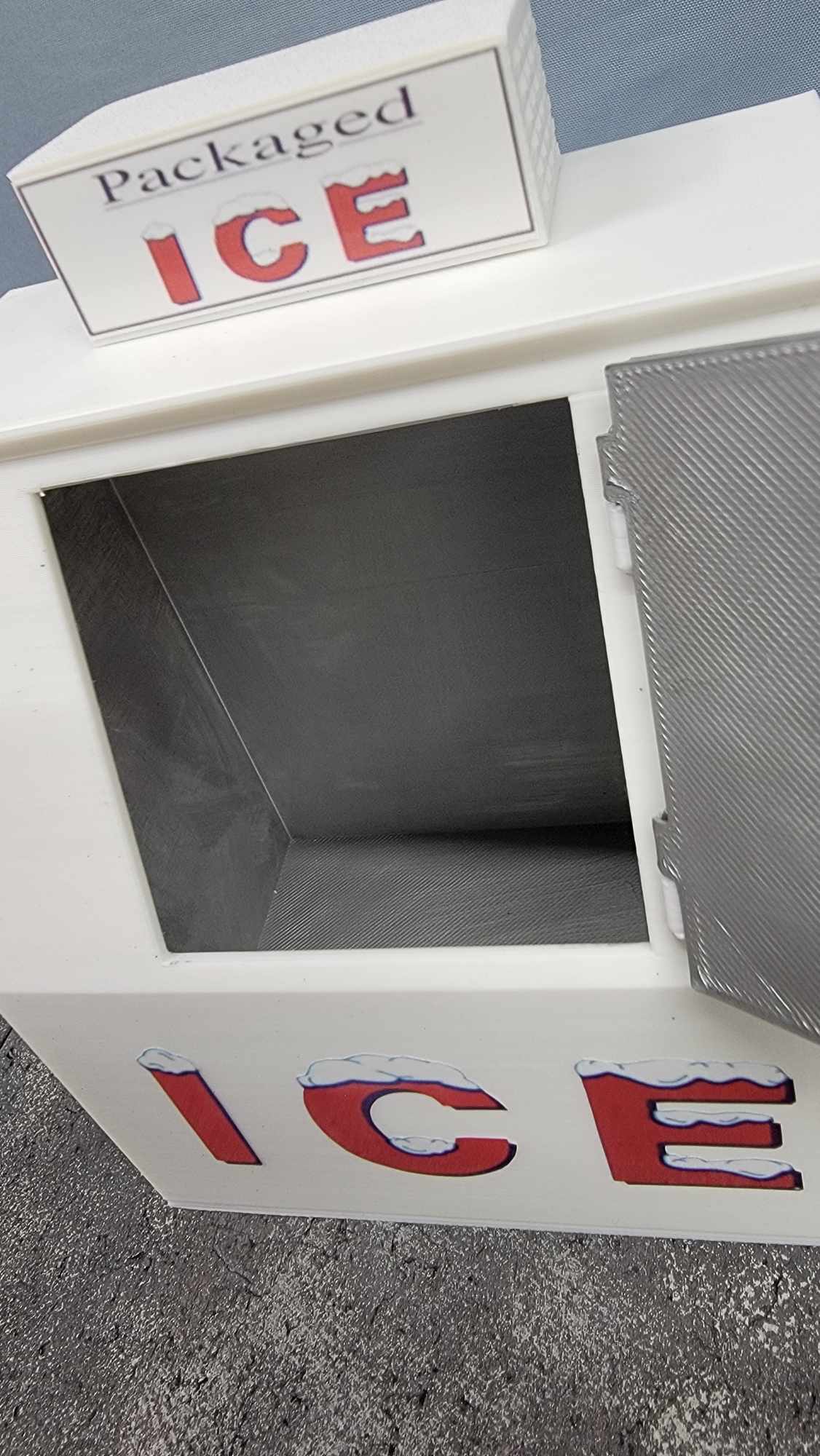 Ice Vending Machine (1/12)