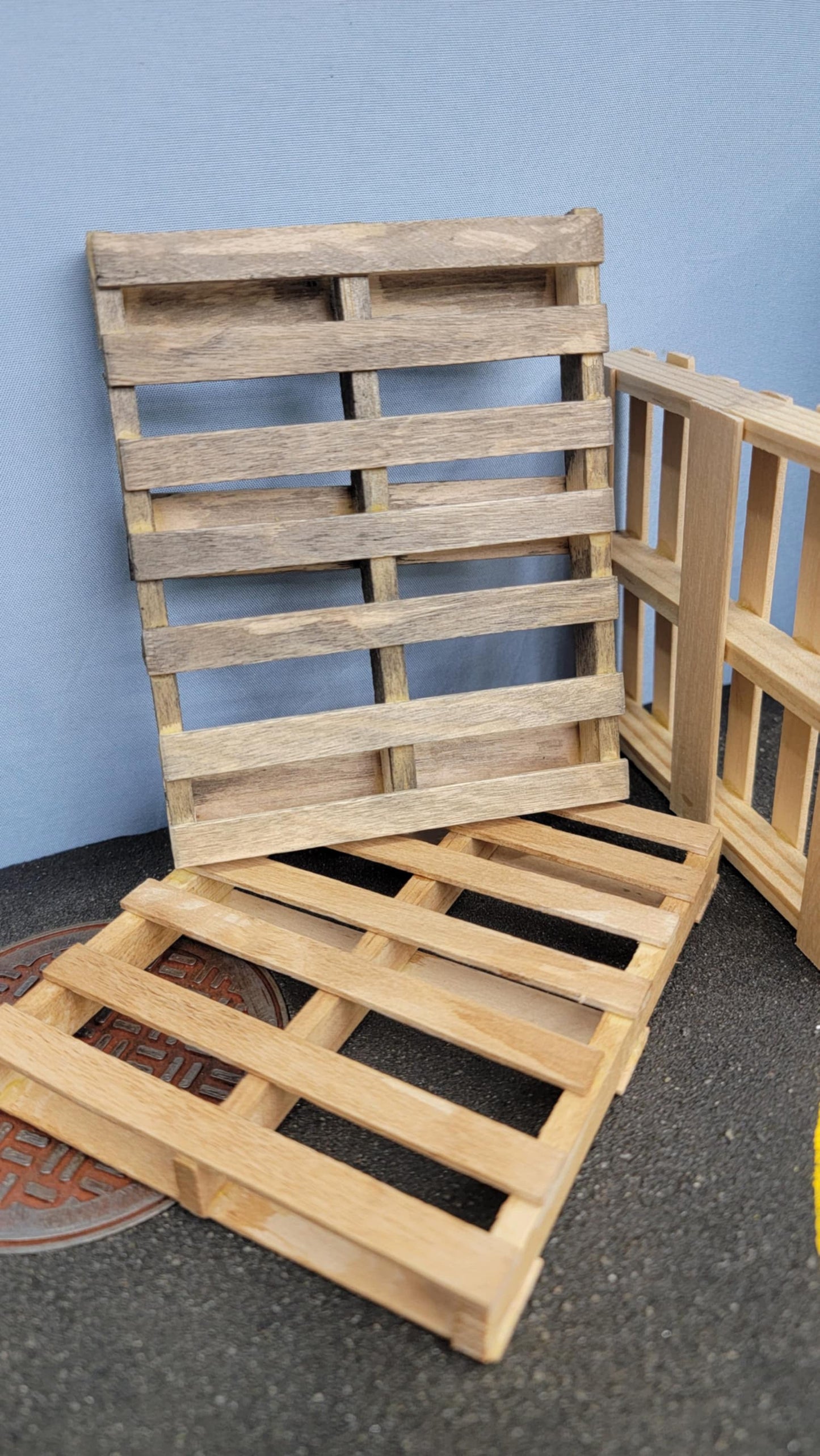 1/12 wooden Pallets