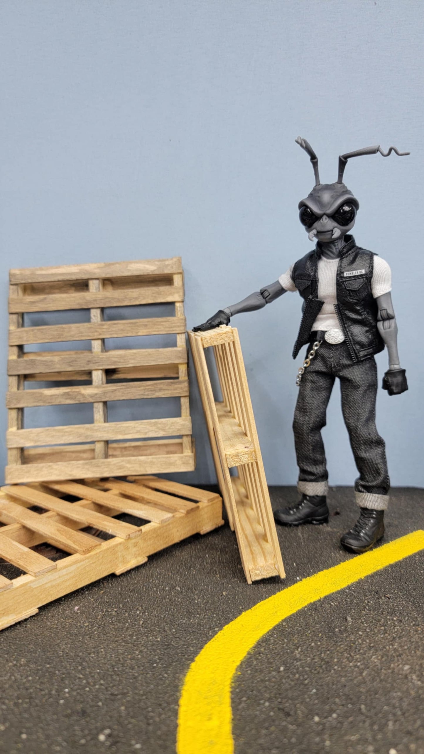 1/12 wooden Pallets